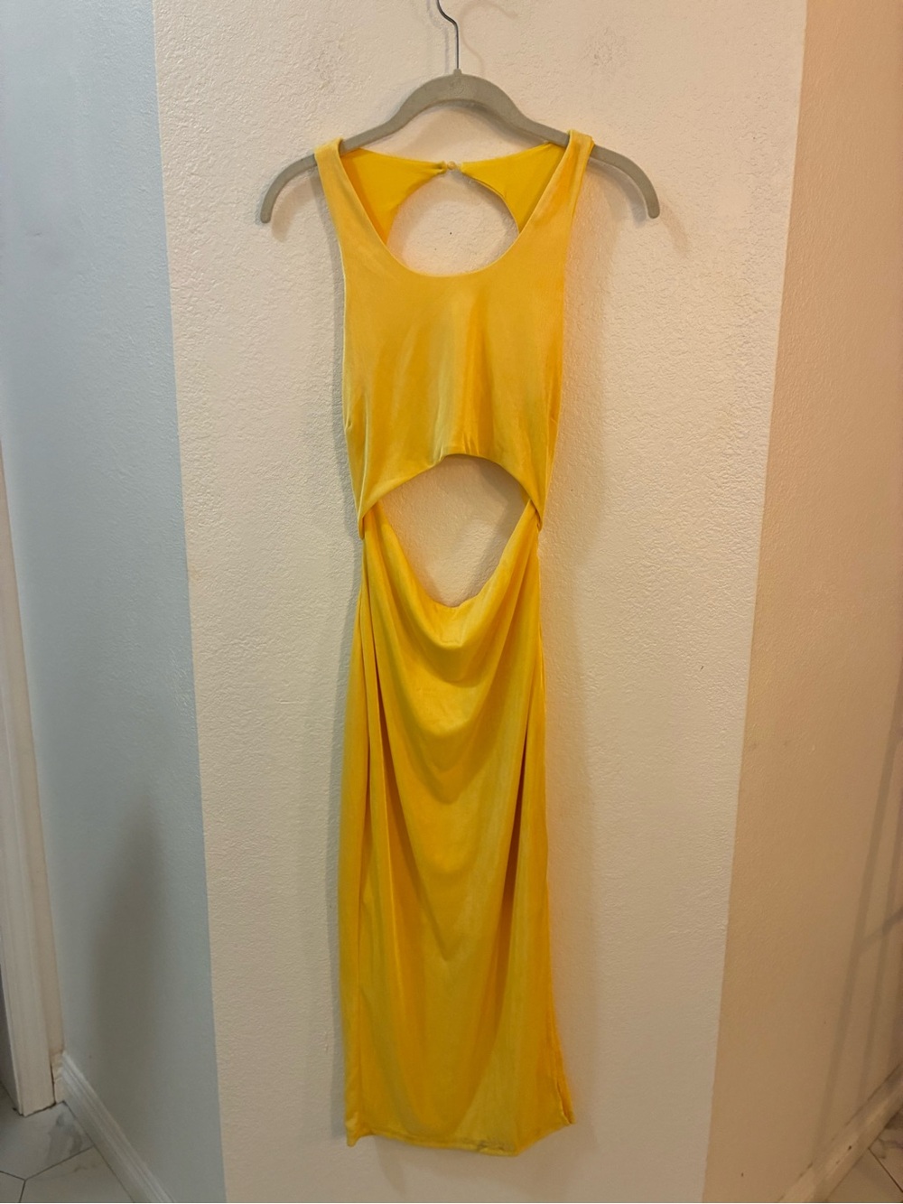 Sleeveless Yellow Cutout Midi Dress - Women's Elegant Summer Dress